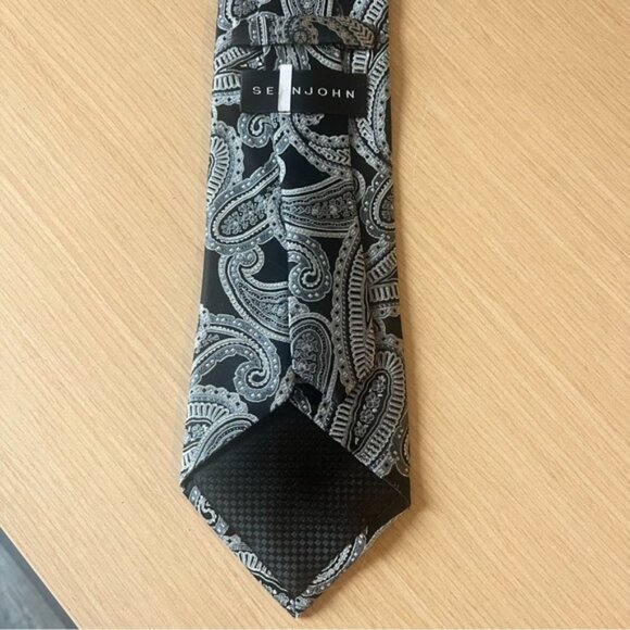 💕2/$30 💕Sean John 100% Silk Black/Grey/Silver Paisley Patterned Tie - Picture 3 of 6